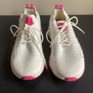 Ladies FitFlop Knit White Lace Up Sneakers Size 6